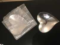 Podstawki, świeczniki, popielniczki serca srebrne-aluminiowe dost.2szt
