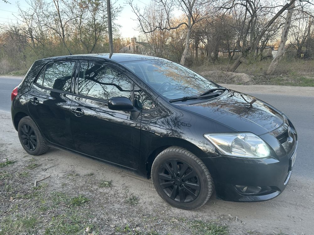 Toyota Auris 1.6 benzyna Niski przebieg