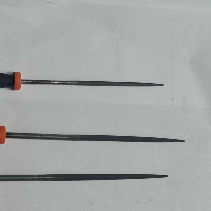 Pilniczki iglaczki w rączkach