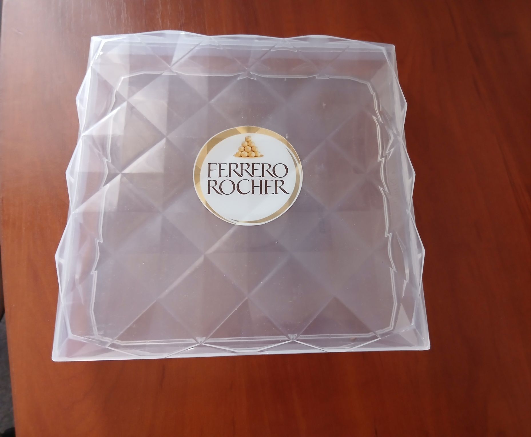 Коробки від цукерок FERRERO ROCHER