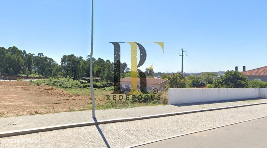 Terreno rústico com viabilidade de construção em São João de Ver