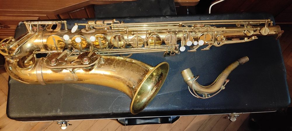 Саксофон тенор Maxtone + Мундштук Meyer 7