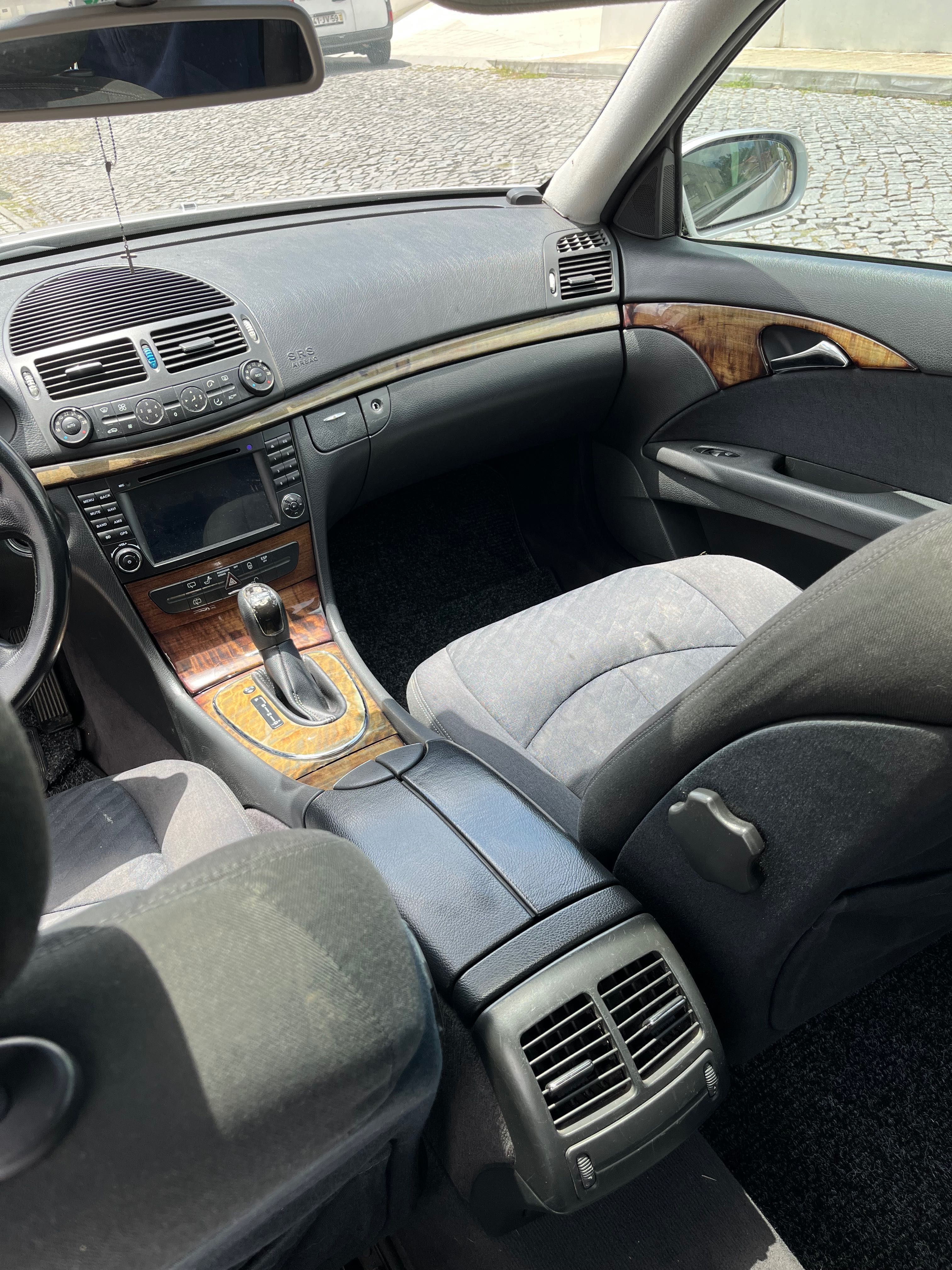 Mercedes E 220 Caixa Automática