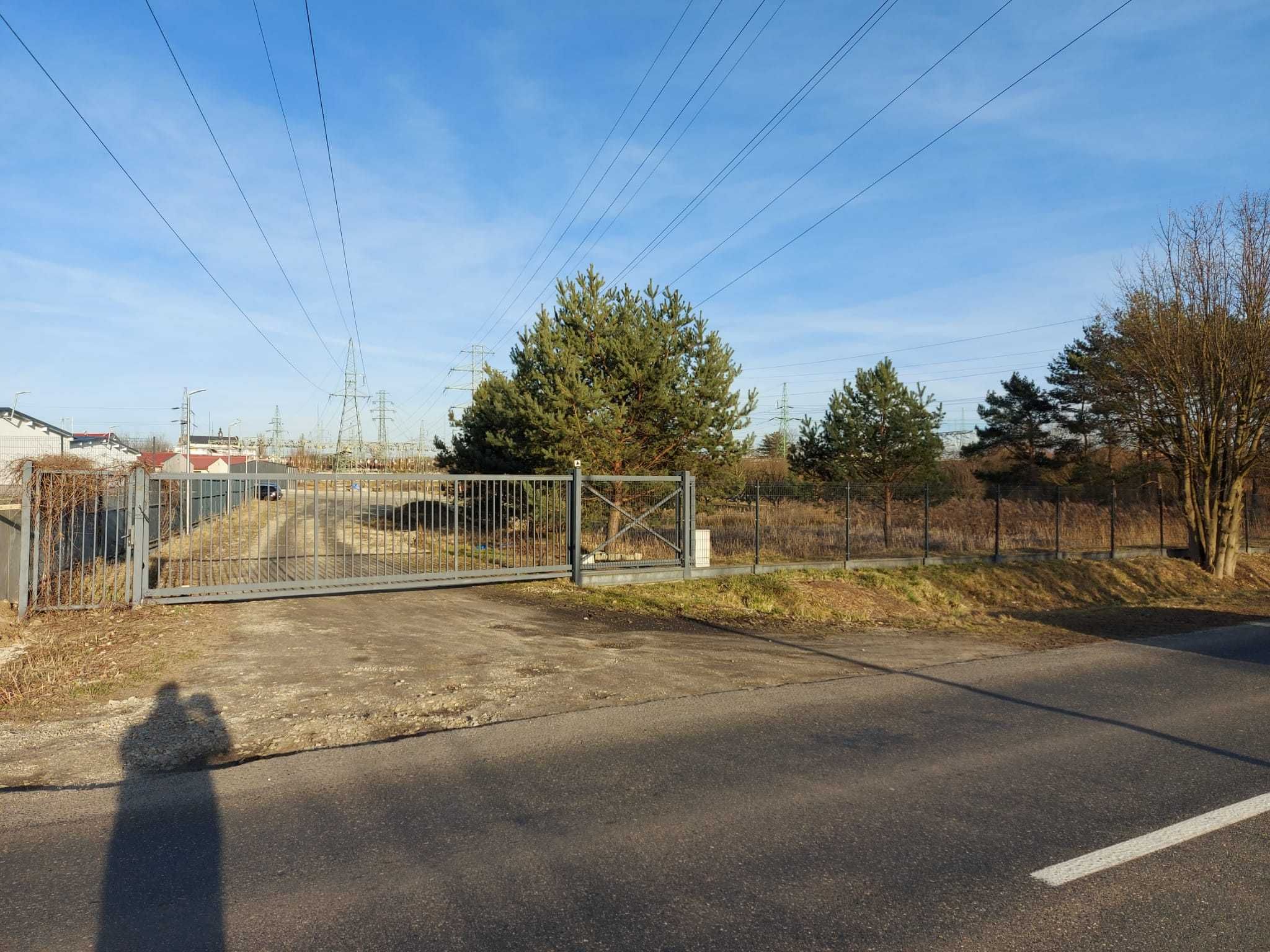 Plac do wynajęcia, utwardzony, ogrodzony i oświetlony