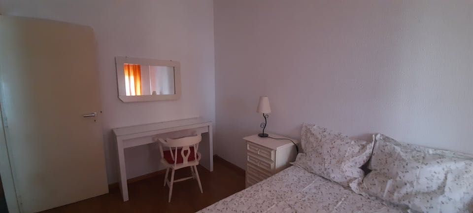 T2 grande mobilado com 2 frentes no Covelo-Paranhos.