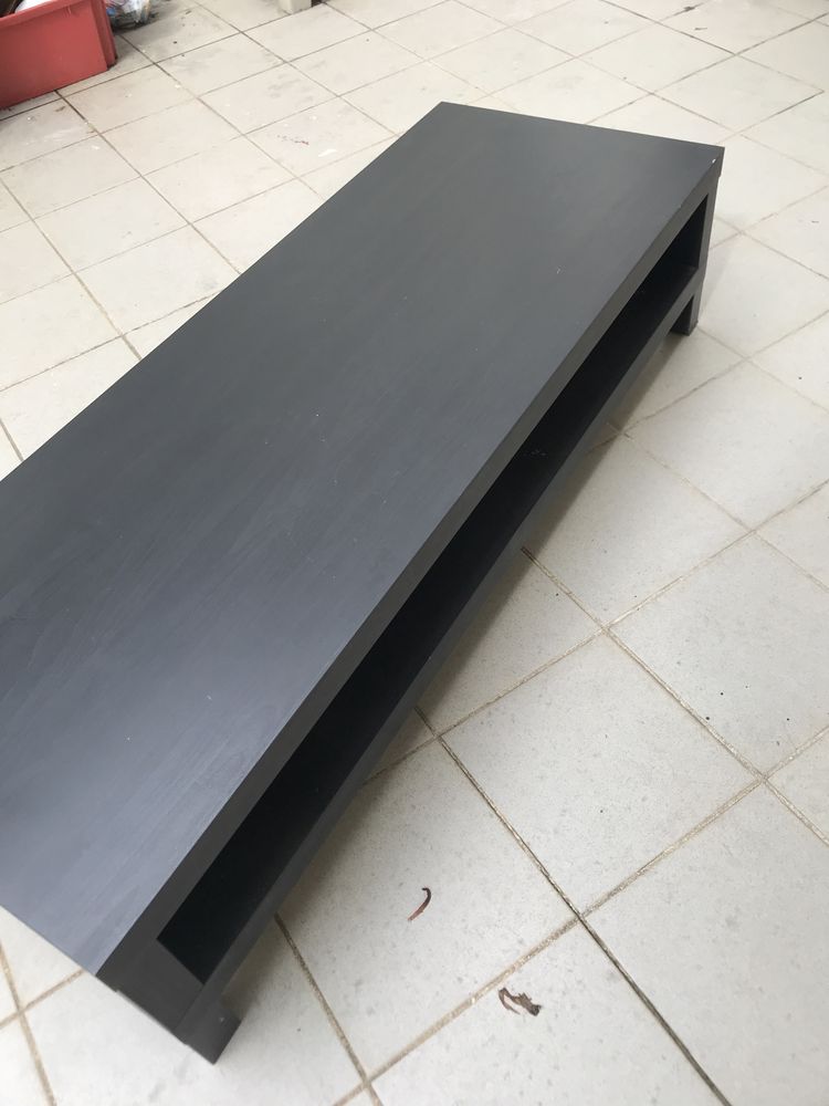 Mesa para televisão ou de apoio aos sofás