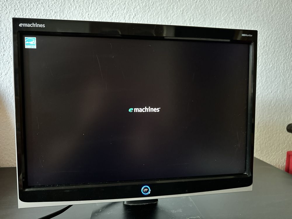 Monitor Emachines 19 Cali HD