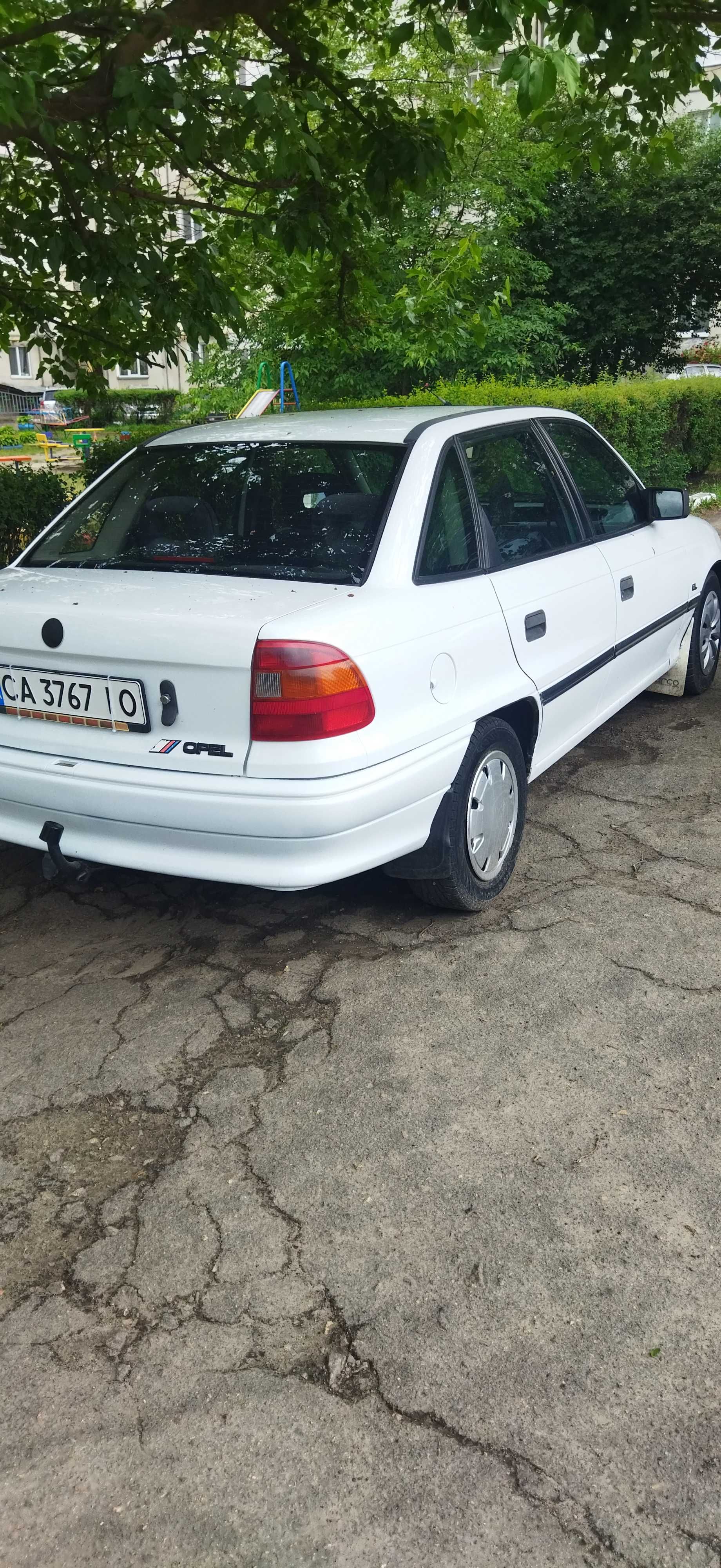 Opel astra f 1,6 бенз