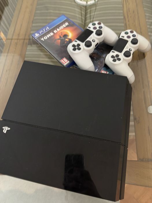 Playstation 4 Semi-Novo. 1T