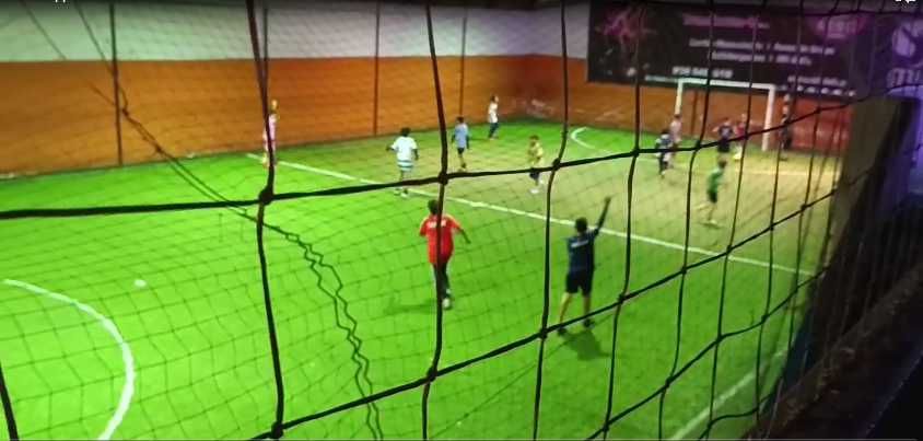 festa de aniversário com futebol, espaço coberto