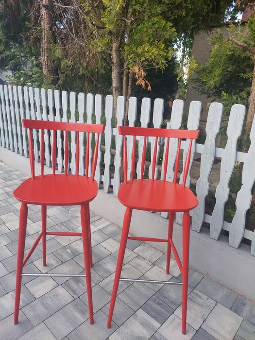 Naturalne drewniane krzesła