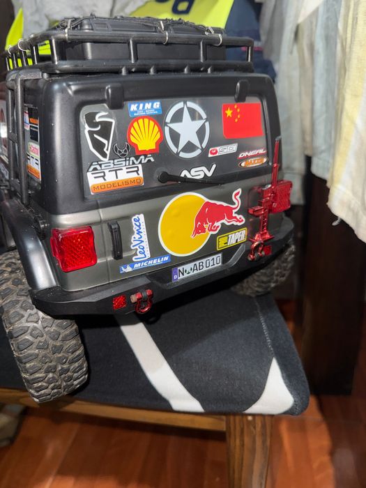 Carro rc com pouco uso.