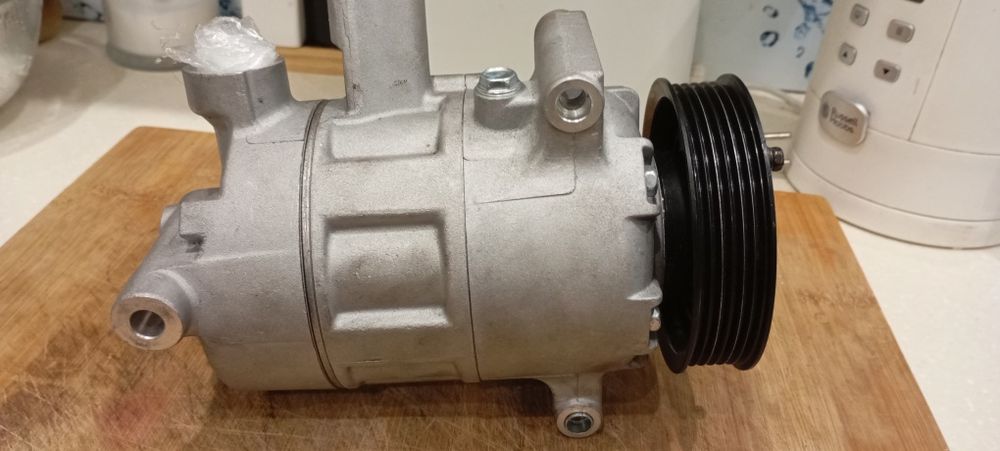 Kompresor klimatyzacji vw golf VI 08- NRF 32936