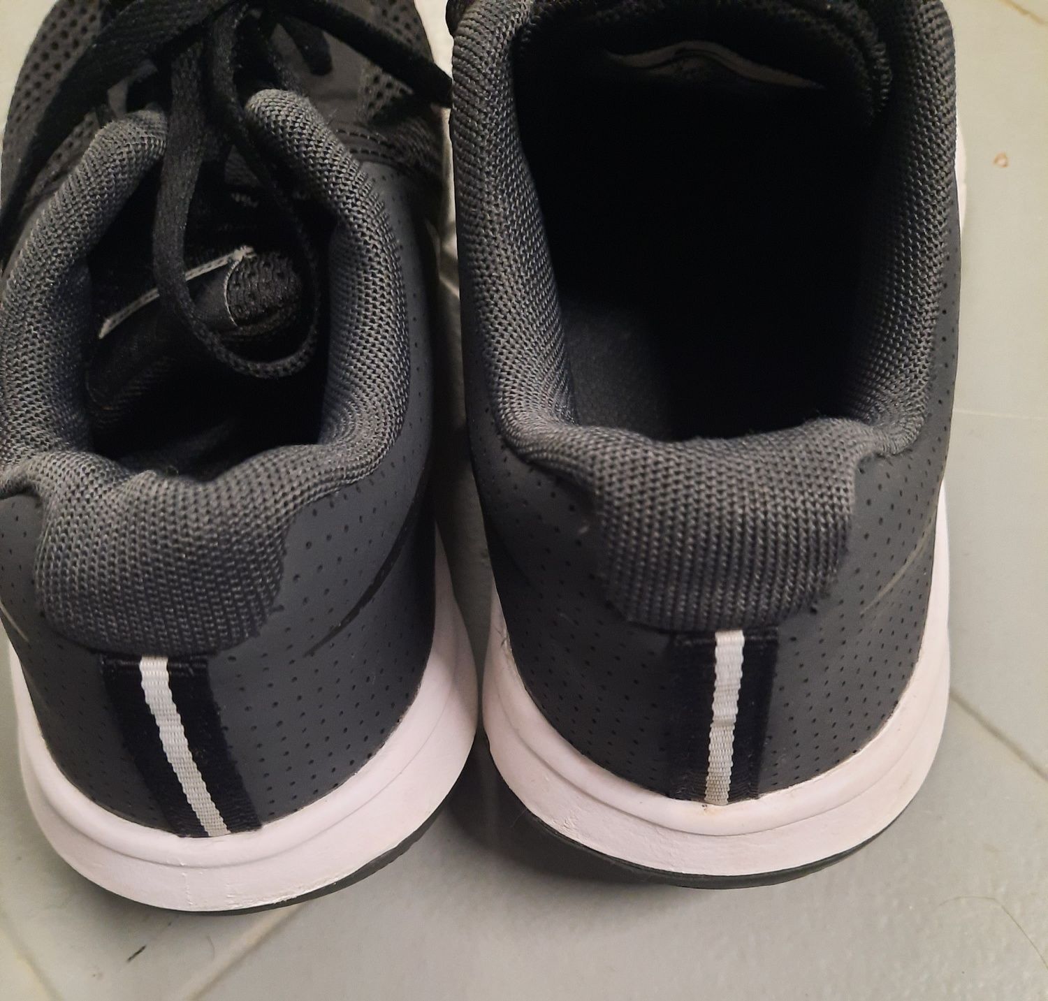 Sapatilhas pretas Nike Flex Experience RN5