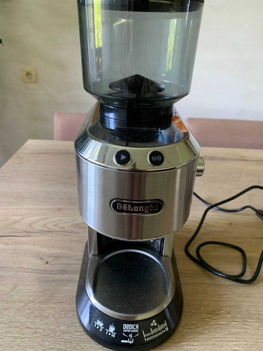 Кавомолка DeLonghi KG 521 M Dedica