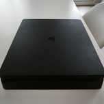 PS4 com comando oficial