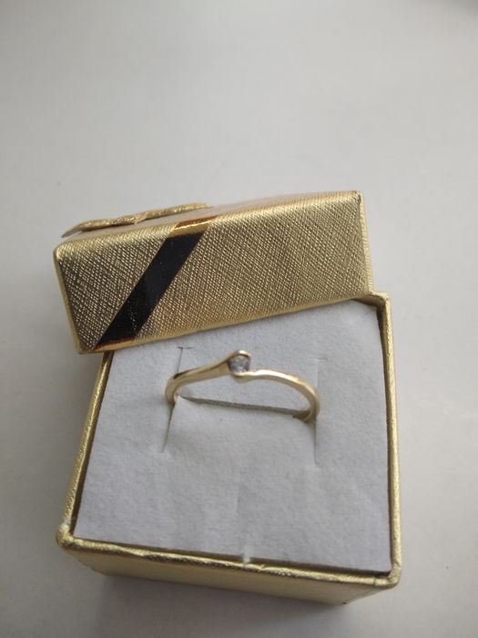 Złoty delikatny pierścionek z cyrkonią złoto 585 rozmiar 15  997