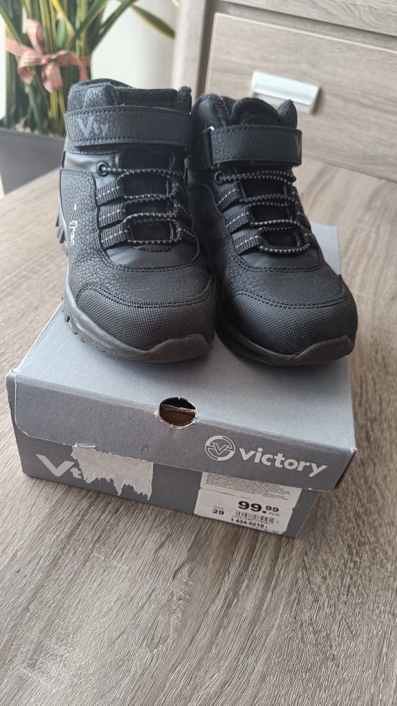 Buty chłopięce Vty kupione w Deichmann rozmiar 29