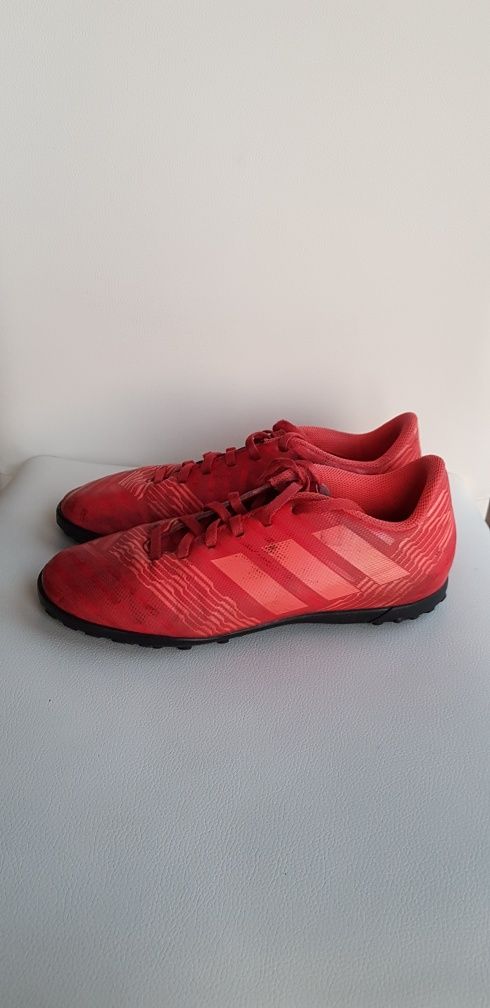 Turfy Adidas, czerwone, rozmiar 36 2/3, Nemezis