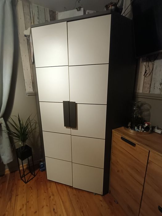 Szafa narożna bardzo pojemna