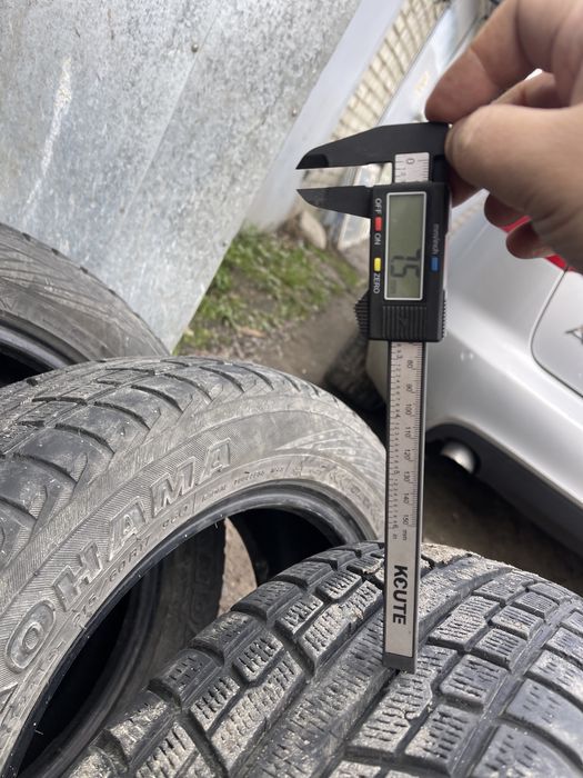Yokohama Geolandar I/T-S 215/60 R17