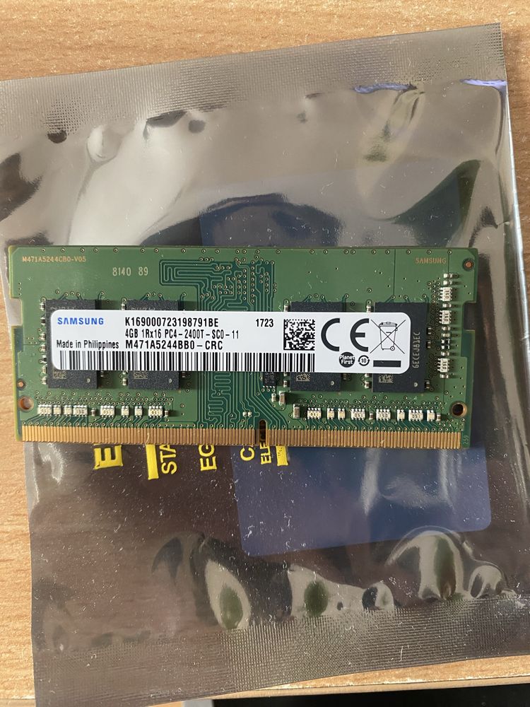 Оперативна памʼять SAMSUNG 4 гб DDR4 SDRAM