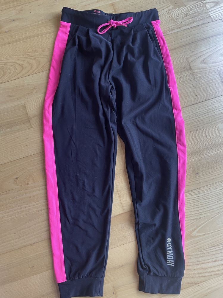 Zestaw ubrania dla dziewczynki 122 cm