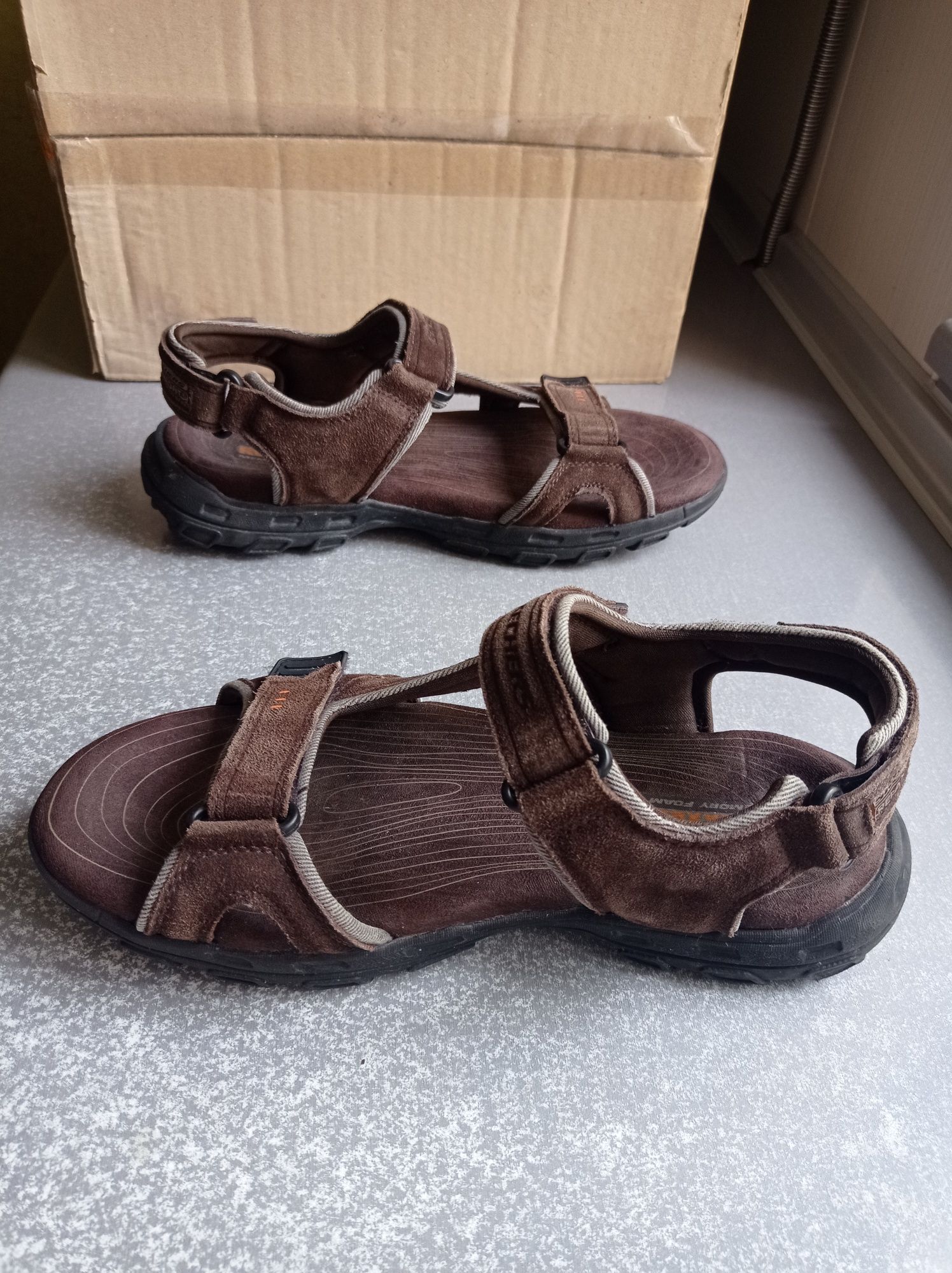 Шкіряні сандалі Skechers Garver Memory Foam Relaxed Fit -45р