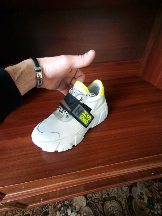 Женские кожаные кросовки