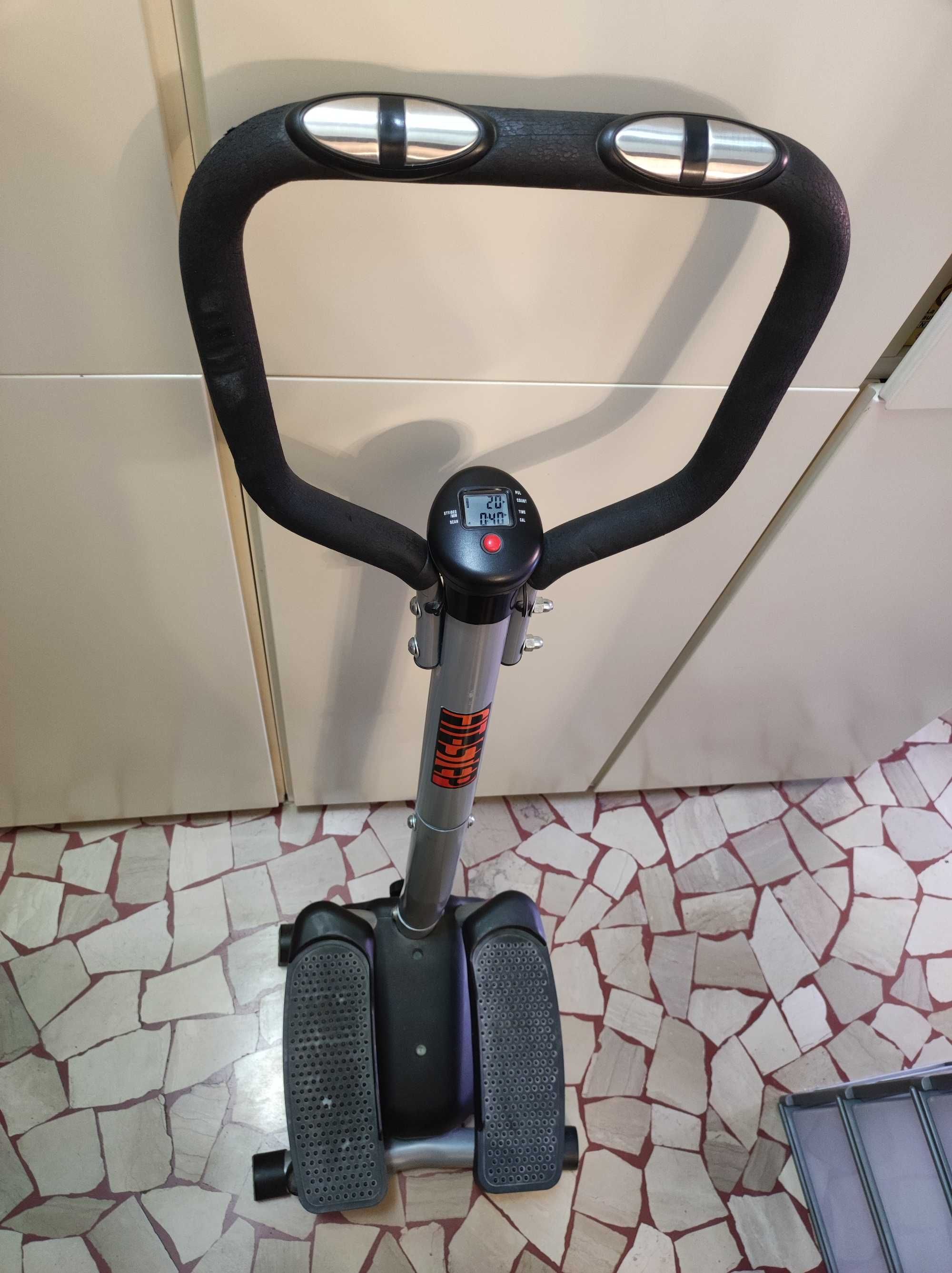 тренажер поворотный для ног степпер с ручкой Fit-Step