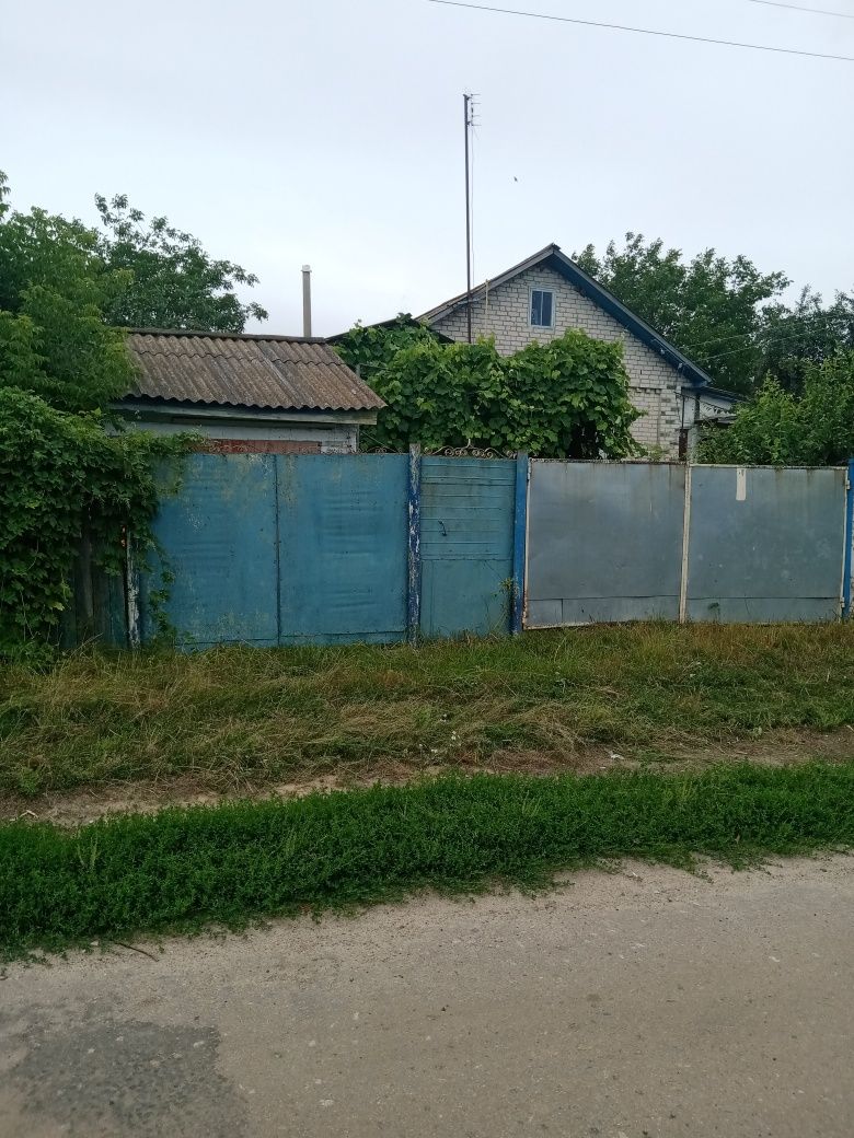 Будинок зі зручностями в Халявині  на два входи