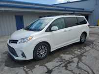 Toyota Sienna 2018 TOYOTA SIENNA XLE / Benzyna / Automat