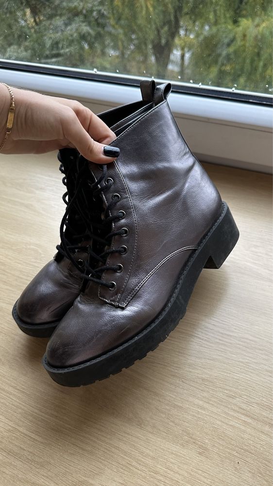 Srebrne botki H&M