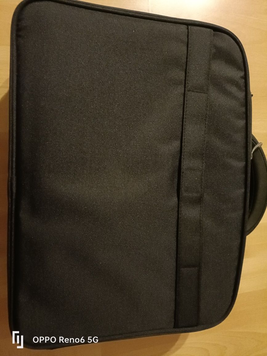 Nowa torba na laptopa Dicota