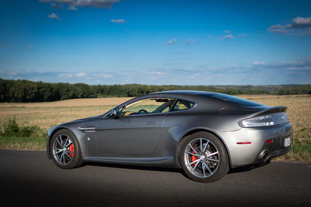 Aston Martin V8 Vantage Aston Martin v8 Vantage 4.7 Sportshift