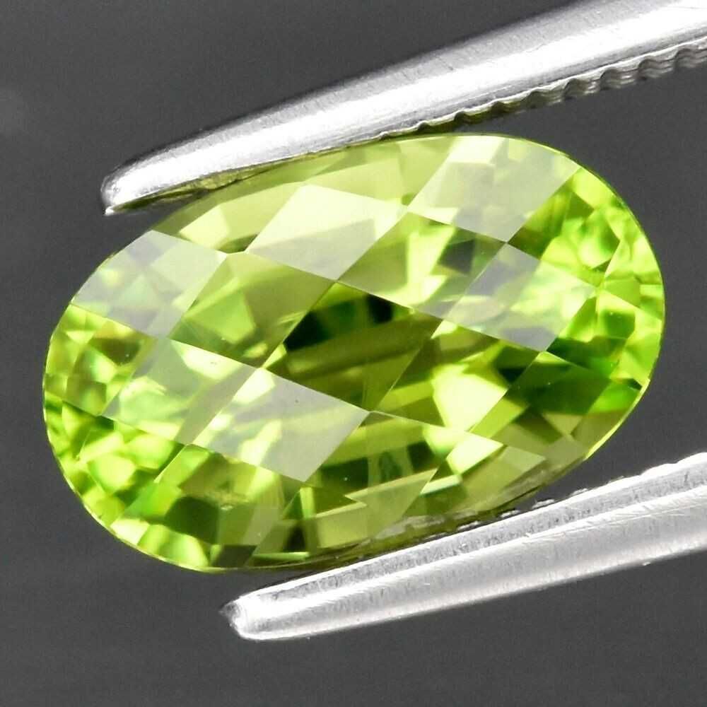 Peridoto Oval Verde
