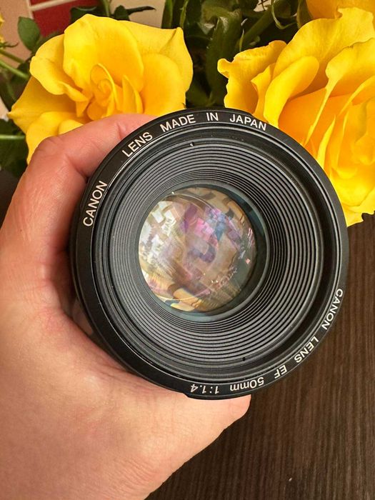 Фотоапарат Canon 6D mark 2 + 50mm f/1.4