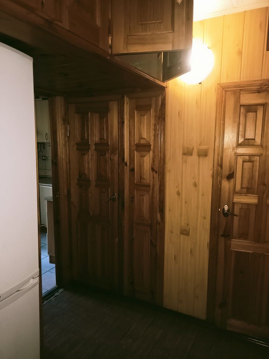 Харьковский, Позняки, Драгоманова 3Б