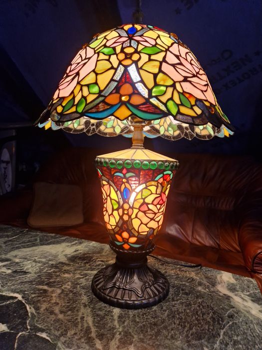 Lampa witrażowa tiffany