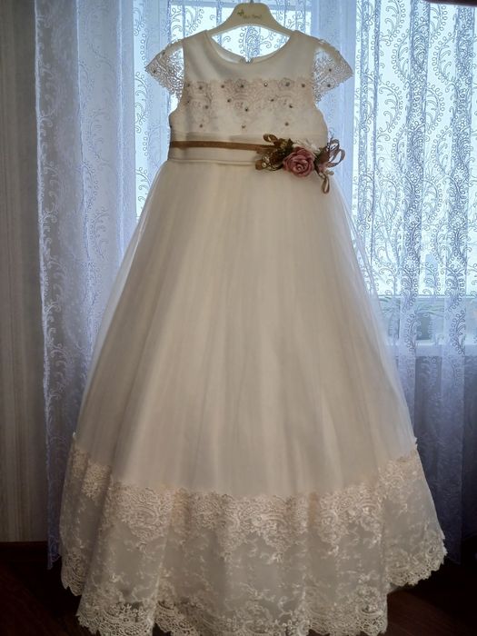 Святкова сукня для дівчинки