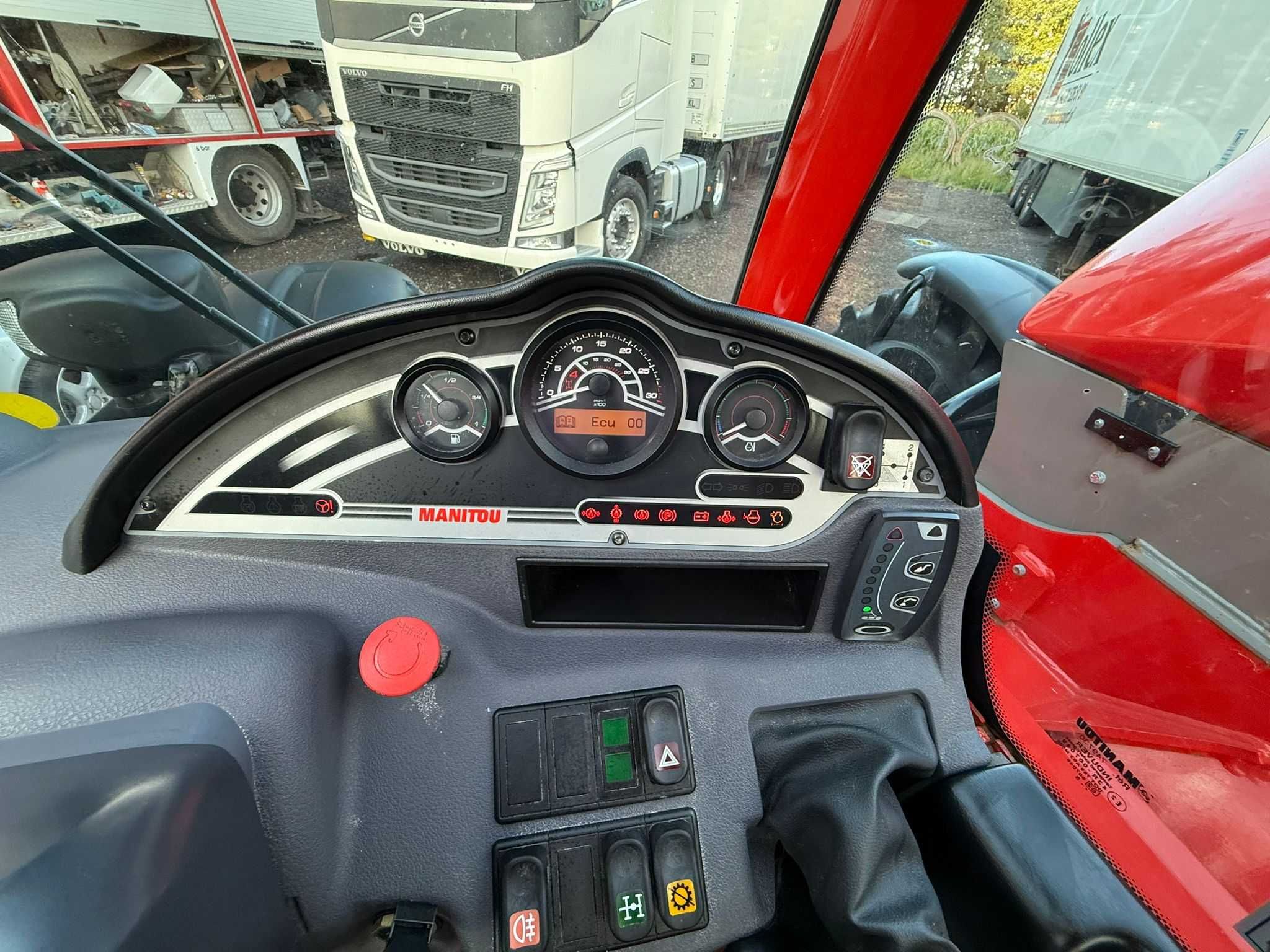 Ładowarka teleskopowa Manitou MT 932 , 2016 r , 270 mtg !!! z Francji.