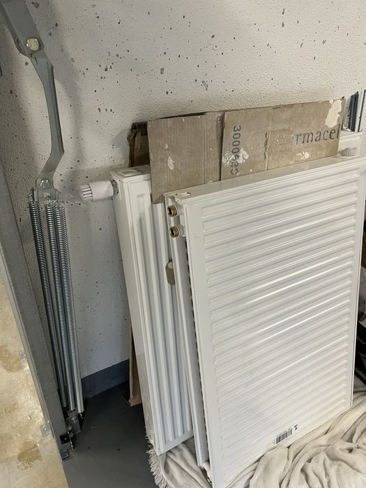 Dwa grzejniki kaloryfery stelrad AN1 22