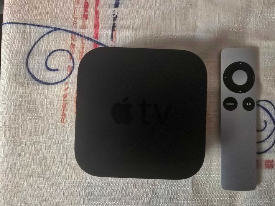 Apple TV z pilotem Czarny Bardzo dobry