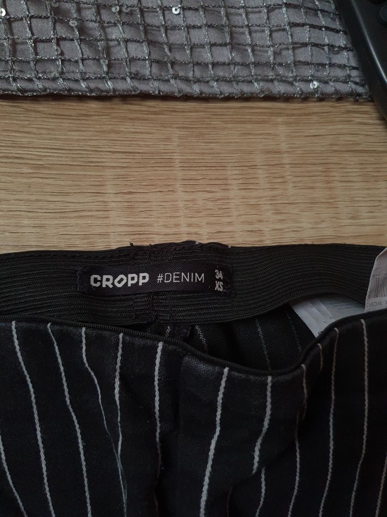 Spodnie w paski z wysokim stanem