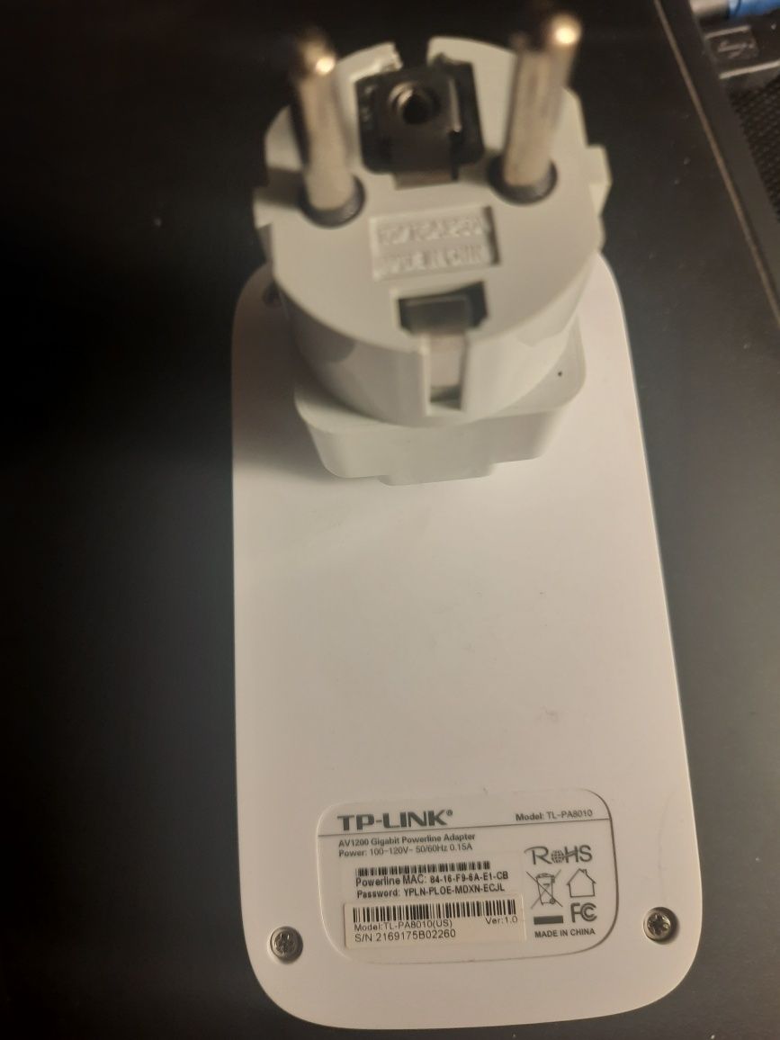 Адаптер TP-Link Powerline AV1200 (для сети Wi-Fi по сети 220в)