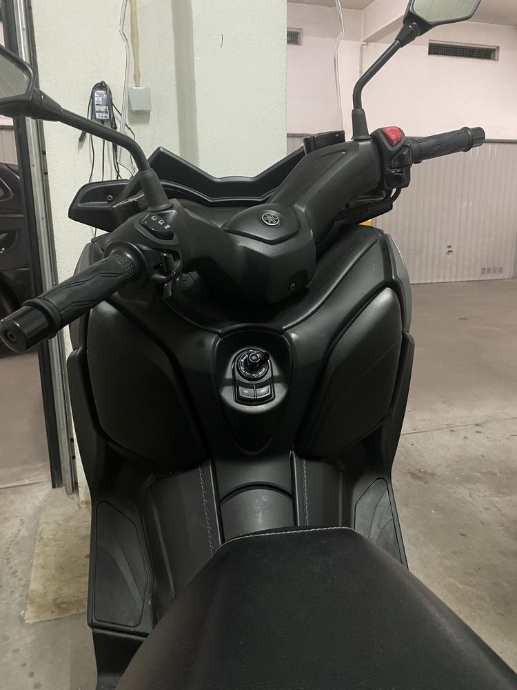Yamaha X-Max 300 | 18.000 km | Revisões na marca | Como nova