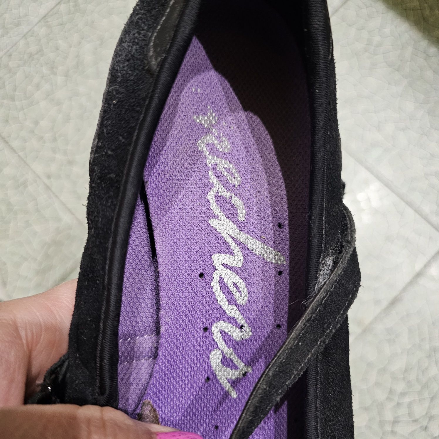 Продам оригинальные, кожаные туфли-кроссовки " Skechers ". 41.5-42p.