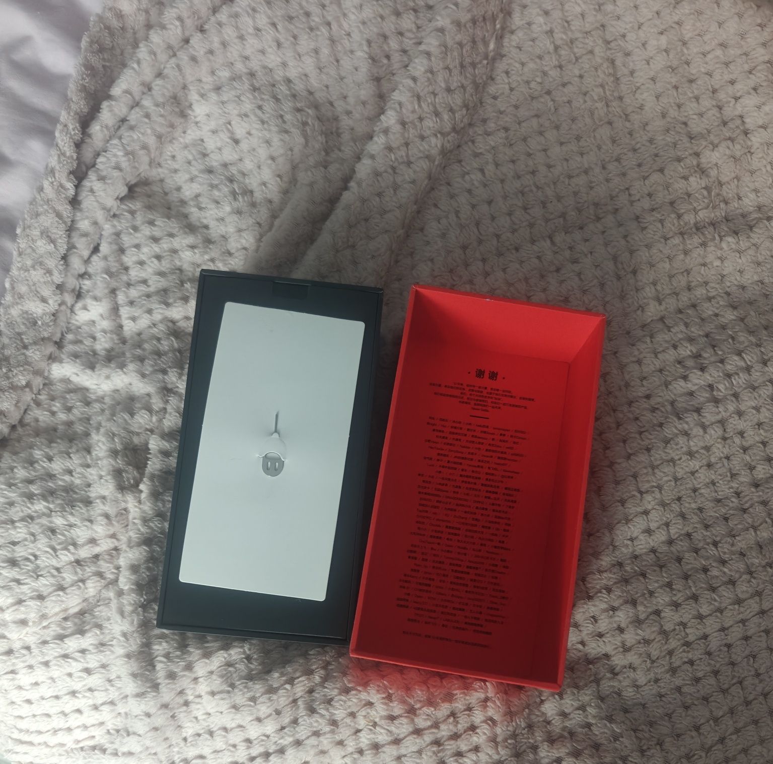 OnePlus 8 pro  12/256GB.