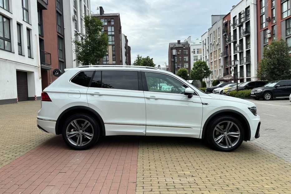 Продам Volkswagen Tiguan 4Motion Premium R-Line 2020