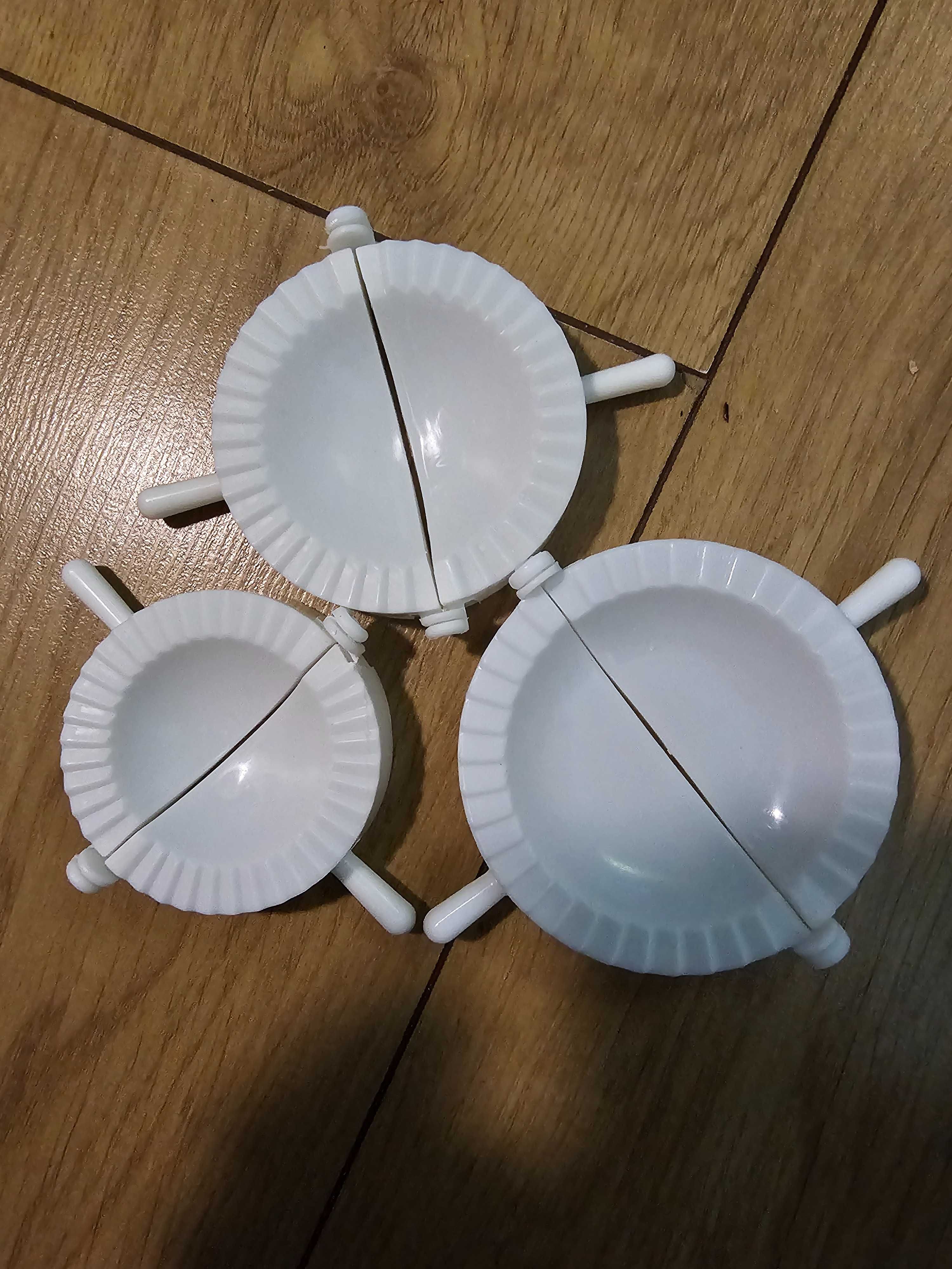 Formy do pierogów 3 sztuki różne rozmiary